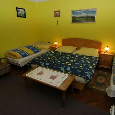 Privat Henry Bed & Breakfast